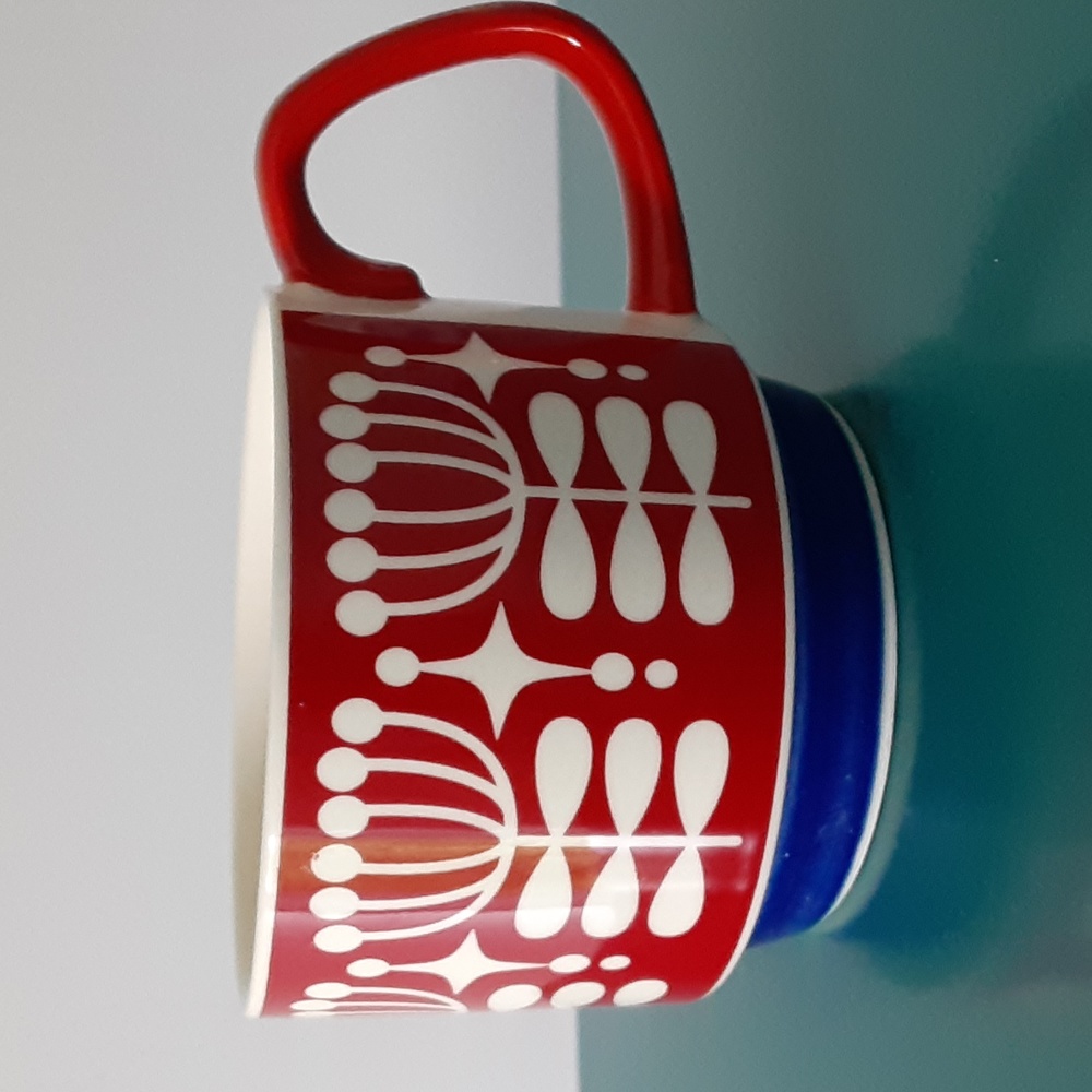 Stackable 8 oz Mug Red Rim Handle Cream Tulip Blue Bottom Rim Stylized Design